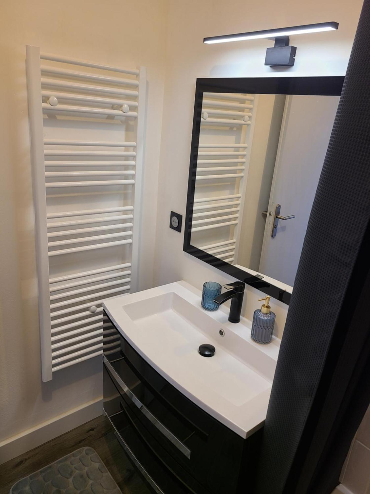Joli T2 Proche Gare Avec Vue Appartement Annemasse Buitenkant foto
