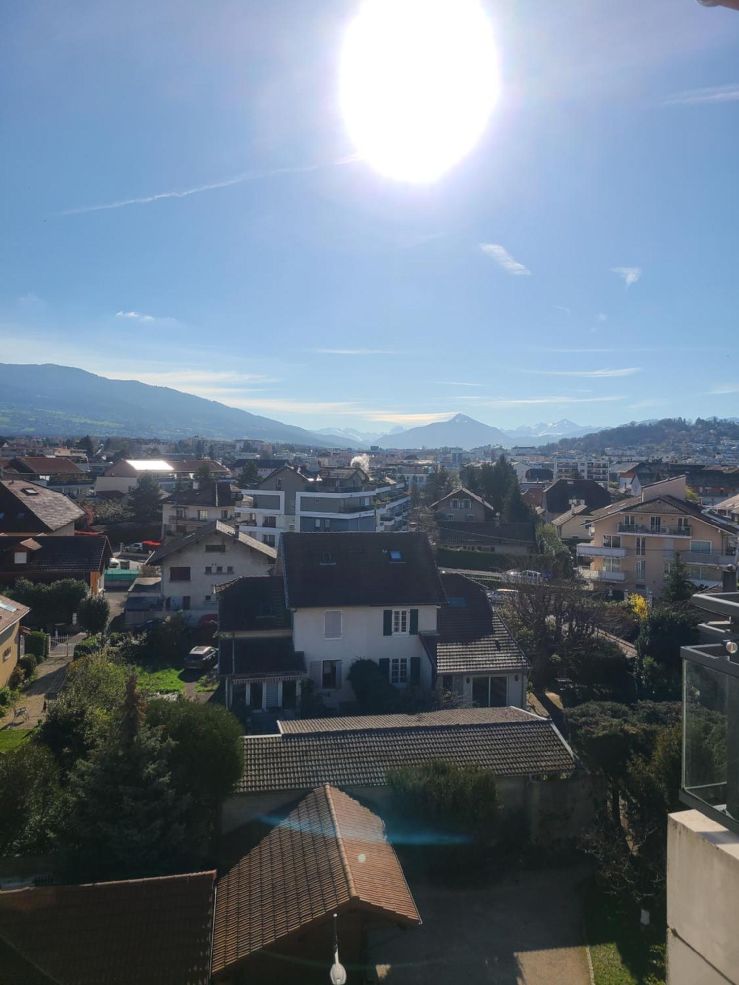 Joli T2 Proche Gare Avec Vue Appartement Annemasse Buitenkant foto