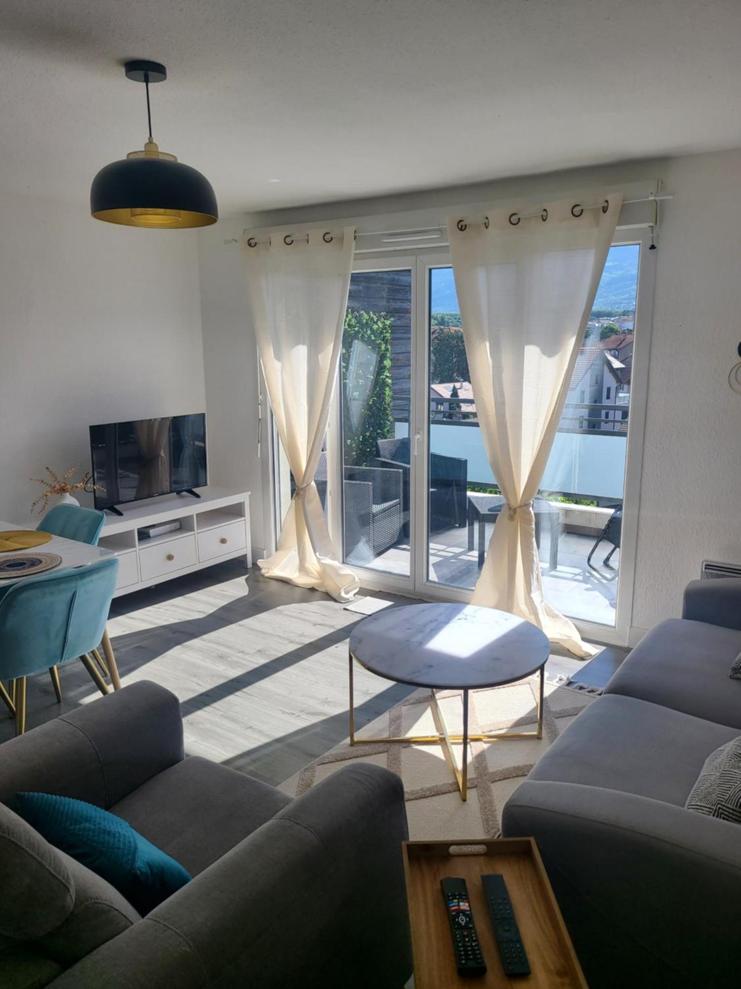 Joli T2 Proche Gare Avec Vue Appartement Annemasse Buitenkant foto